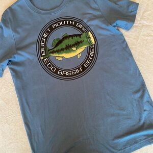 Bucket Mouth Bass Graphic Tee - Blue with Green Fish | men’s large